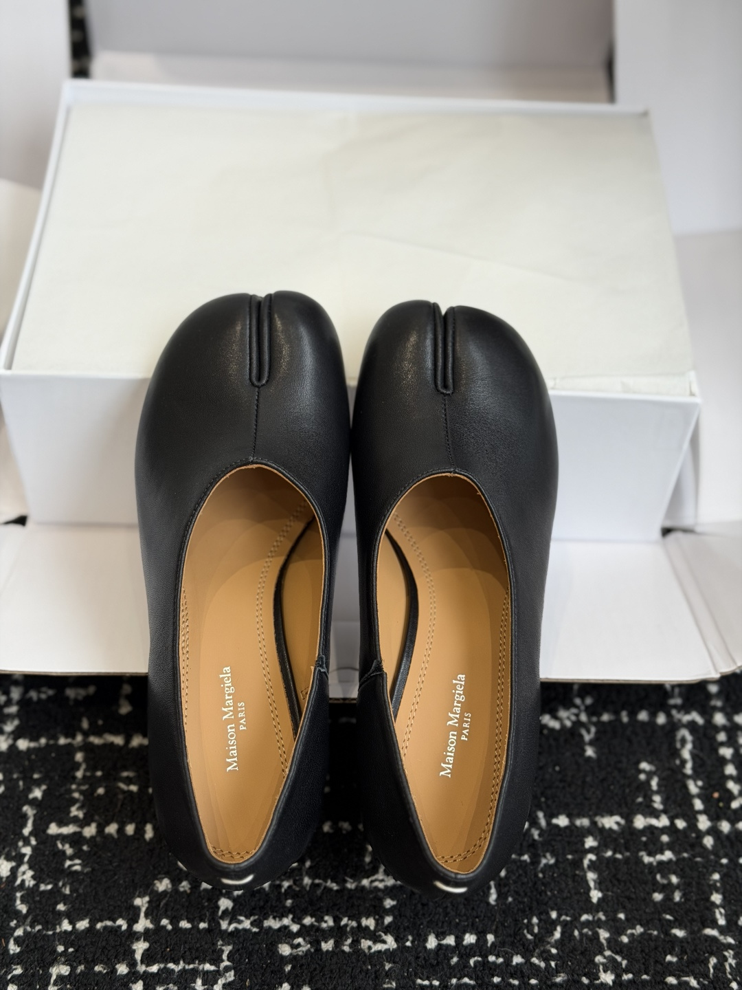 东莞代购级(官网同步✈️盒包装) Maison Margiela 马吉拉 26ss 粗跟分趾鞋 Tabi分趾鞋 芭蕾舞鞋 东莞代购级(官网同步✈️盒包装) Maison Margiela 马吉拉 26ss 粗跟分趾鞋 Tabi分趾鞋 芭蕾舞鞋