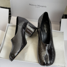 东莞代购级(官网同步✈️盒包装) Maison Margiela 马吉拉 26ss 粗跟分趾鞋 Tabi分趾鞋 芭蕾舞鞋 东莞代购级(官网同步✈️盒包装) Maison Margiela 马吉拉 26ss 粗跟分趾鞋 Tabi分趾鞋 芭蕾舞鞋