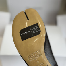 东莞代购级(官网同步✈️盒包装) Maison Margiela 马吉拉 26ss 粗跟分趾鞋 Tabi分趾鞋 芭蕾舞鞋 东莞代购级(官网同步✈️盒包装) Maison Margiela 马吉拉 26ss 粗跟分趾鞋 Tabi分趾鞋 芭蕾舞鞋