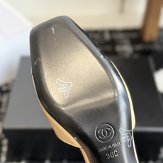 代购级 CHANEL小香 26ss 早春新款 后空大方头高跟凉鞋,复古法式优雅感,高级感十足 香奶奶后空玛丽珍凉鞋,最 代购级 CHANEL小香 26ss 早春新款 后空大方头高跟凉鞋,复古法式优雅感,高级感十足 香奶奶后空玛丽珍凉鞋,最