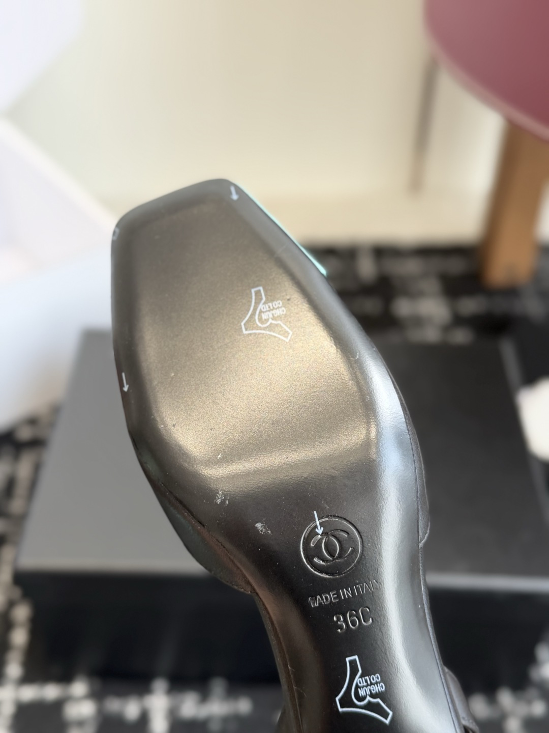 代购级 CHANEL小香 26ss 早春新款 后空大方头高跟凉鞋,复古法式优雅感,高级感十足 香奶奶后空玛丽珍凉鞋,最 代购级 CHANEL小香 26ss 早春新款 后空大方头高跟凉鞋,复古法式优雅感,高级感十足 香奶奶后空玛丽珍凉鞋,最