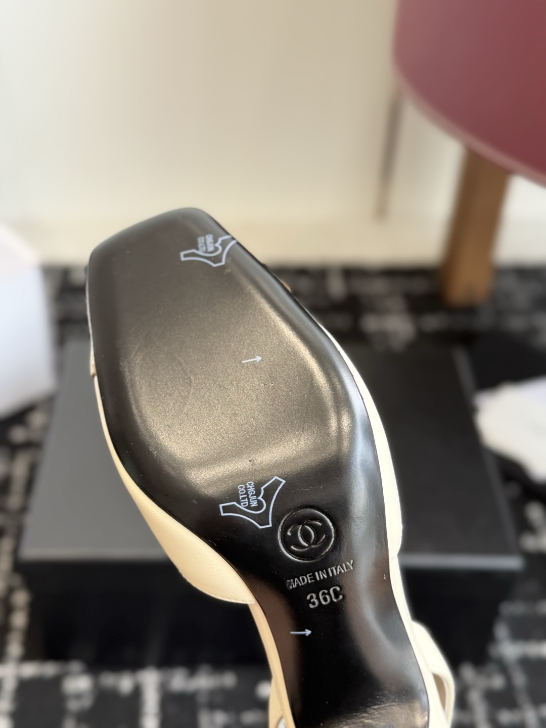 代购级 CHANEL小香 26ss 早春新款 后空大方头高跟凉鞋,复古法式优雅感,高级感十足 香奶奶后空玛丽珍凉鞋,最 代购级 CHANEL小香 26ss 早春新款 后空大方头高跟凉鞋,复古法式优雅感,高级感十足 香奶奶后空玛丽珍凉鞋,最