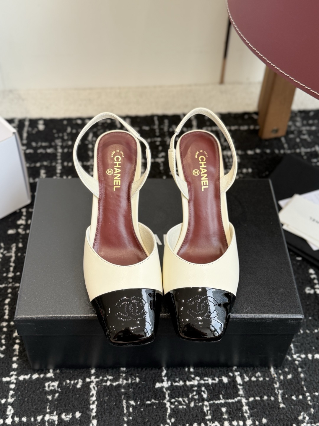 代购级 CHANEL小香 26ss 早春新款 后空大方头高跟凉鞋，复古法式优雅感，高级感十足  香奶奶后空玛丽珍凉鞋，最