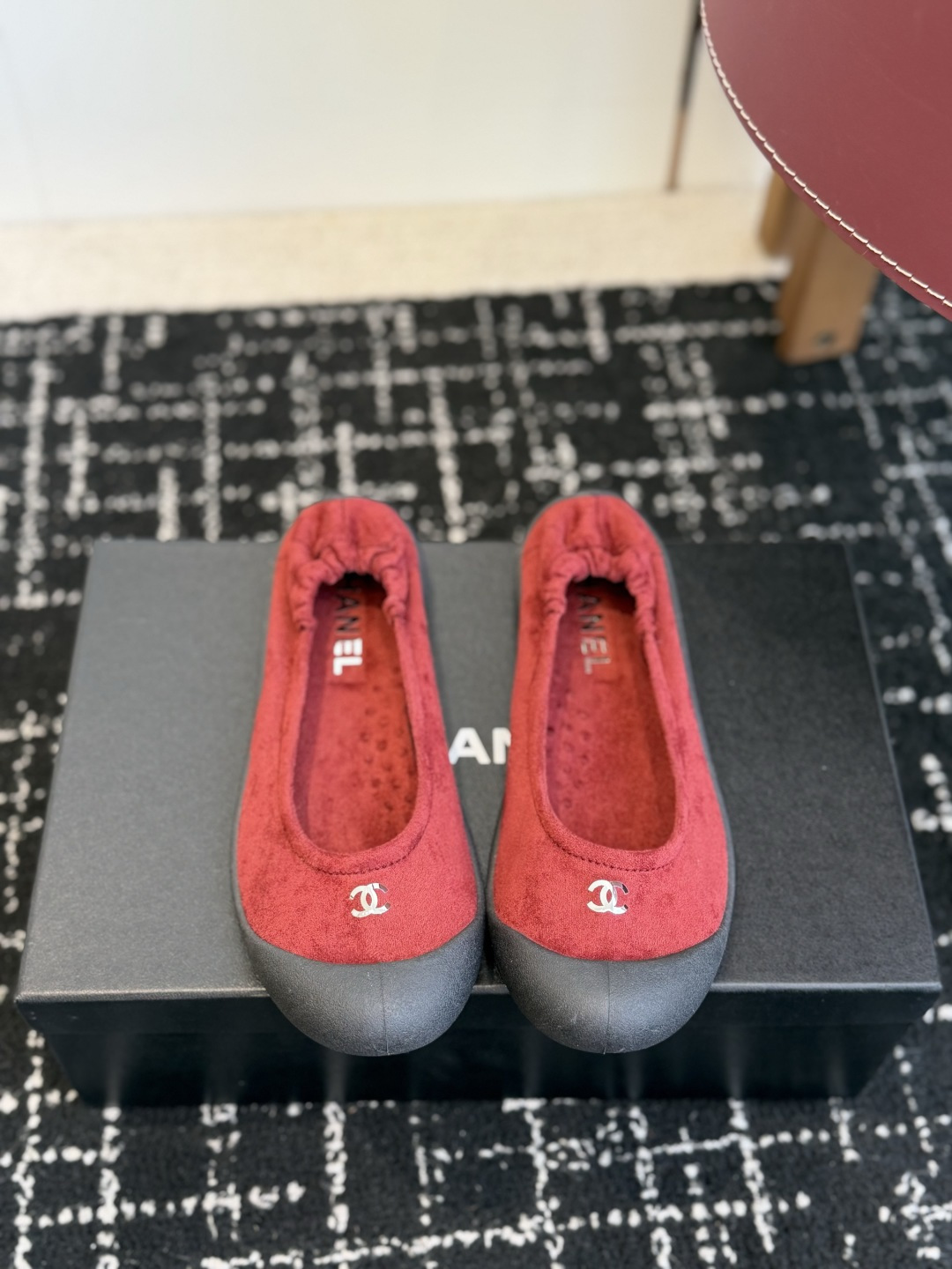 代购级 Chanel香奈儿26ss 单鞋 弹力后跟设计 这款经典设计 鞋面简洁的风格，多元化混搭非常好看百搭，休闲，时尚