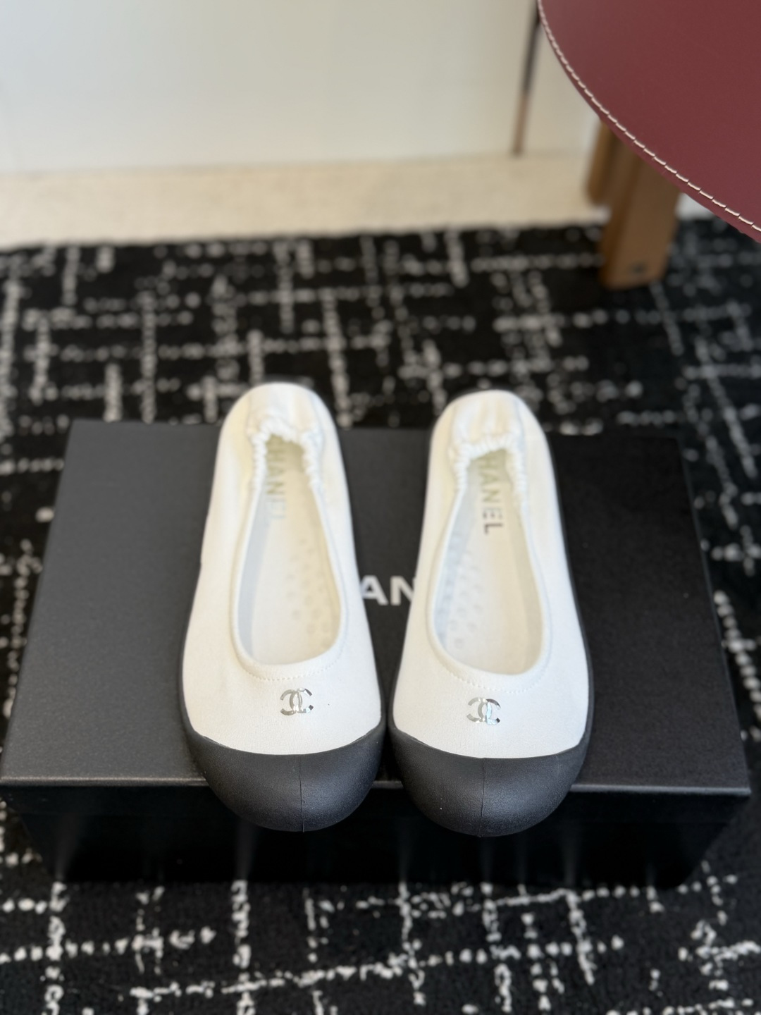 代购级 Chanel香奈儿26ss 单鞋 弹力后跟设计 这款经典设计 鞋面简洁的风格，多元化混搭非常好看百搭，休闲，时尚