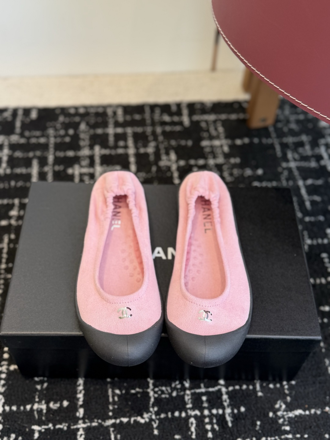 代购级 Chanel香奈儿26ss 单鞋 弹力后跟设计 这款经典设计 鞋面简洁的风格，多元化混搭非常好看百搭，休闲，时尚