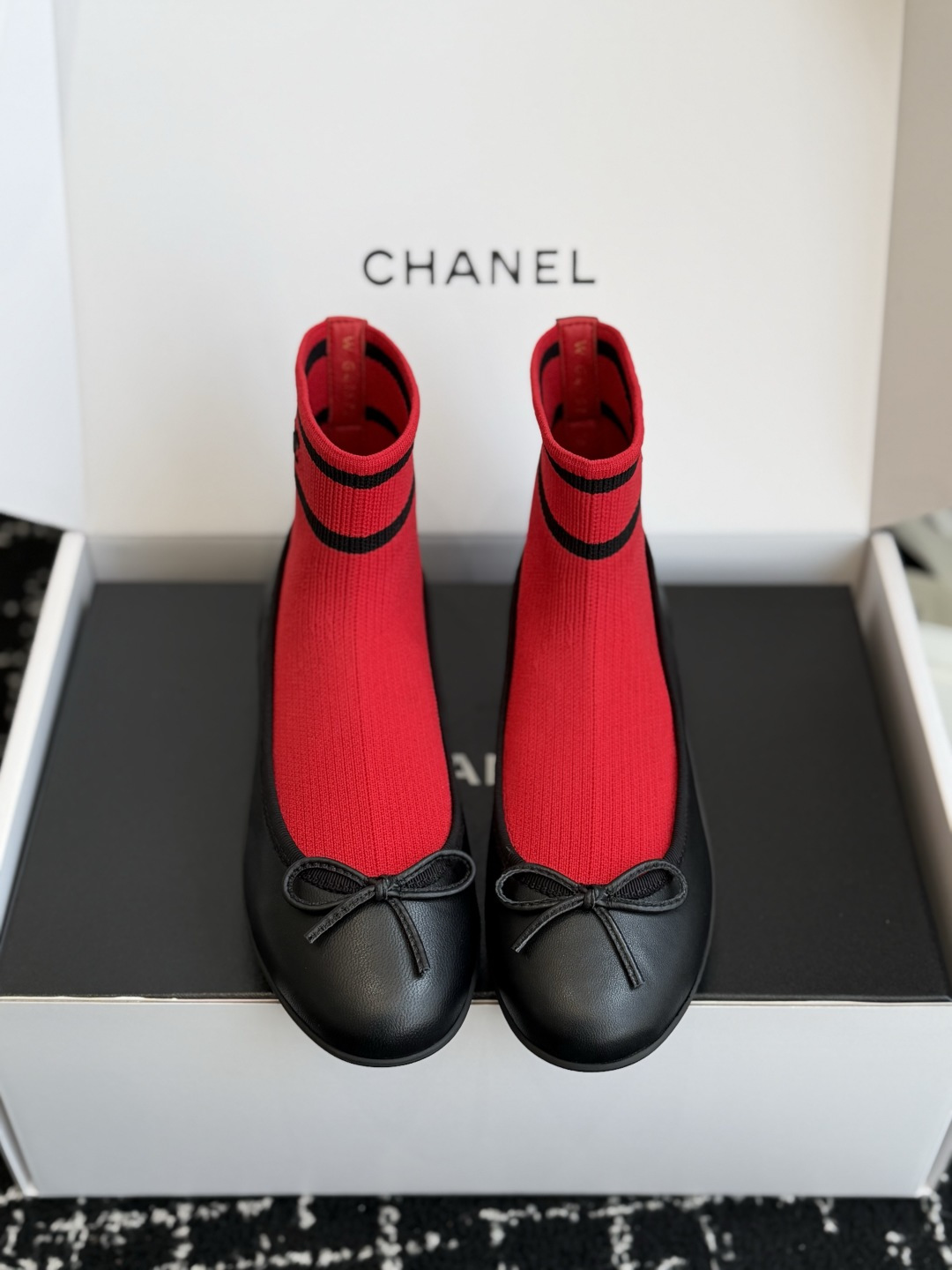 东莞代购级 CHANEL香奈儿2026 早秋新款圆头蝴蝶结袜套芭蕾舞鞋  这双把优雅刻在骨子里的Chanel袜靴！经典黑