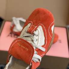 代购级 Acne Studios 26ss 秋季新款走秀款芭蕾鞋 可以说每一双都是可以珍藏的鞋子 今年这款芭蕾鞋真的是 代购级 Acne Studios 26ss 秋季新款走秀款芭蕾鞋 可以说每一双都是可以珍藏的鞋子 今年这款芭蕾鞋真的是