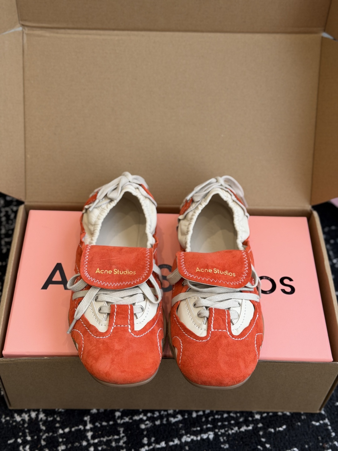 代购级  Acne Studios 26ss 秋季新款走秀款芭蕾鞋 可以说每一双都是可以珍藏的鞋子 今年这款芭蕾鞋真的是