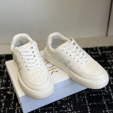 代购级Dior26ss早秋新款休闲厚底板鞋 自带慵懒松弛日常氛围感,拼接鞋头丰富层次,立体字母标识点缀鞋身,星星鞋带细节 代购级Dior26ss早秋新款休闲厚底板鞋 自带慵懒松弛日常氛围感,拼接鞋头丰富层次,立体字母标识点缀鞋身,星星鞋带细节