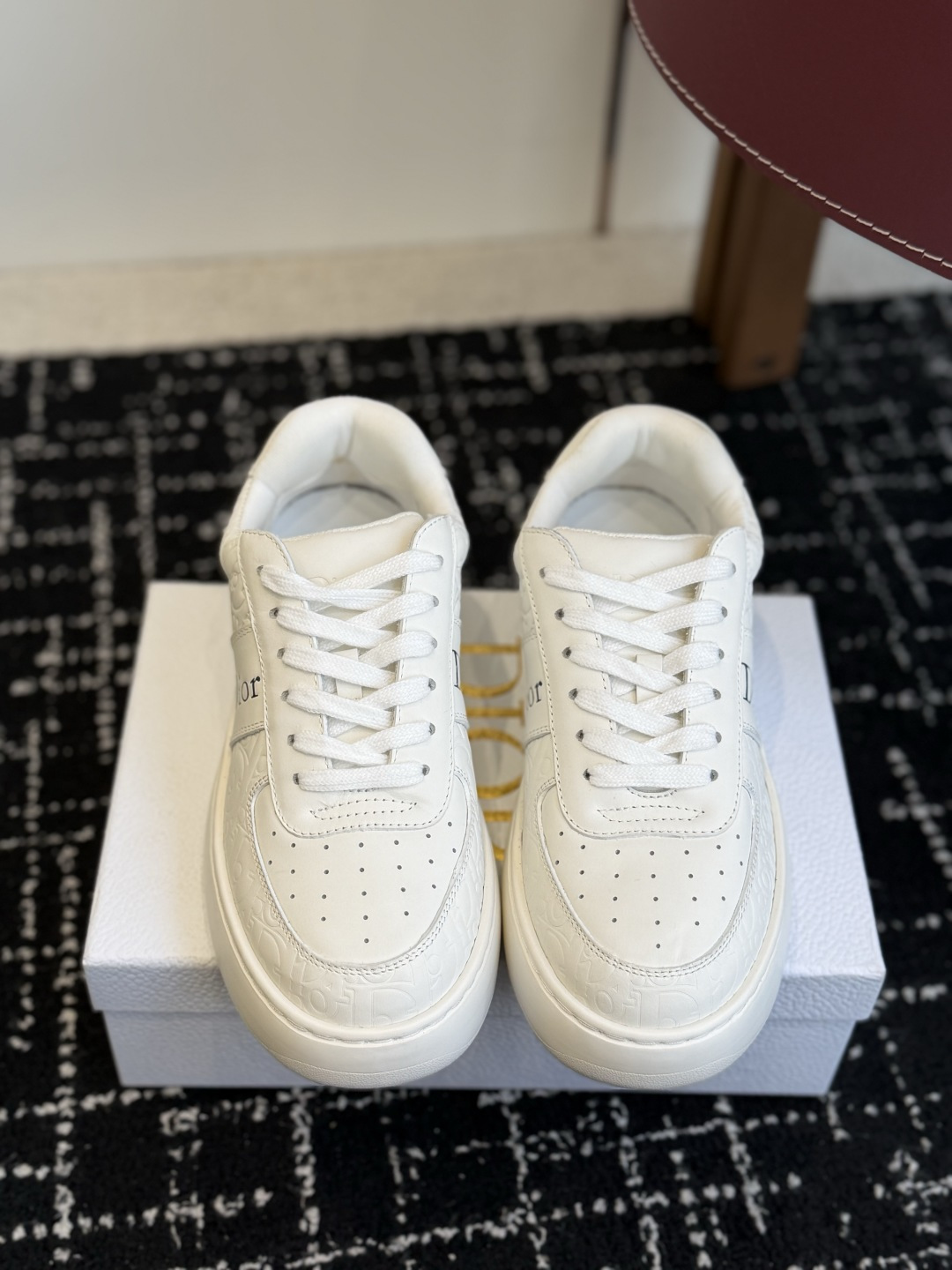 代购级Dior26ss早秋新款休闲厚底板鞋 自带慵懒松弛日常氛围感，拼接鞋头丰富层次，立体字母标识点缀鞋身，星星鞋带细节