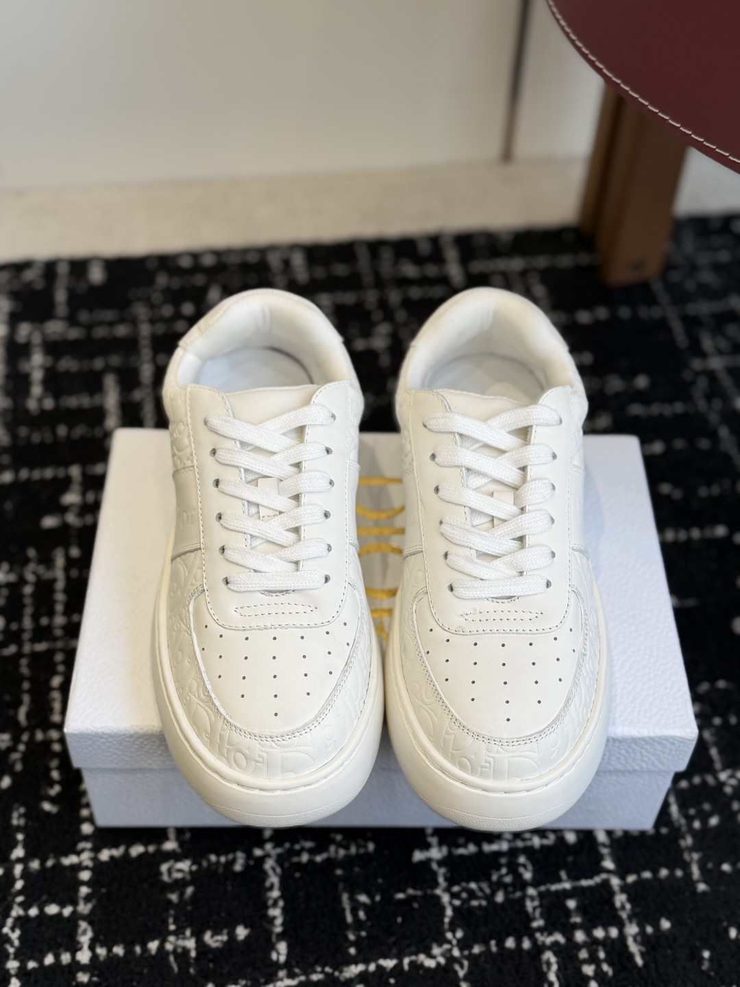 代购级Dior26ss早秋新款休闲厚底板鞋 自带慵懒松弛日常氛围感，拼接鞋头丰富层次，立体字母标识点缀鞋身，星星鞋带细节