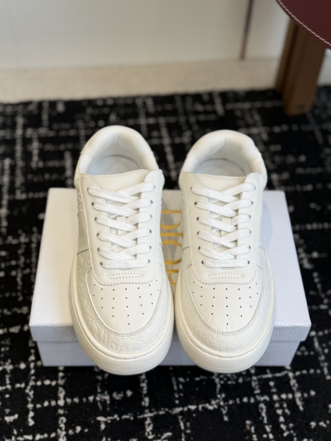 代购级Dior26ss早秋新款休闲厚底板鞋 自带慵懒松弛日常氛围感，拼接鞋头丰富层次，立体字母标识点缀鞋身，星星鞋带细节