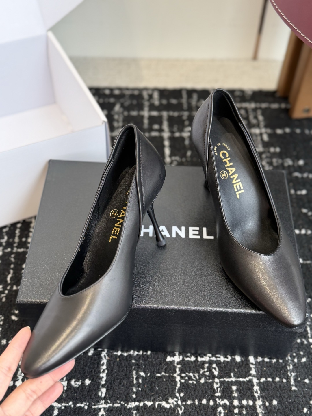 代购级 CHANEL小香 26ss 早春新款 尖头深口单鞋,简约、优雅感,高级感十足 香奶奶简约高跟鞋单鞋,上班约会非 代购级 CHANEL小香 26ss 早春新款 尖头深口单鞋,简约、优雅感,高级感十足 香奶奶简约高跟鞋单鞋,上班约会非