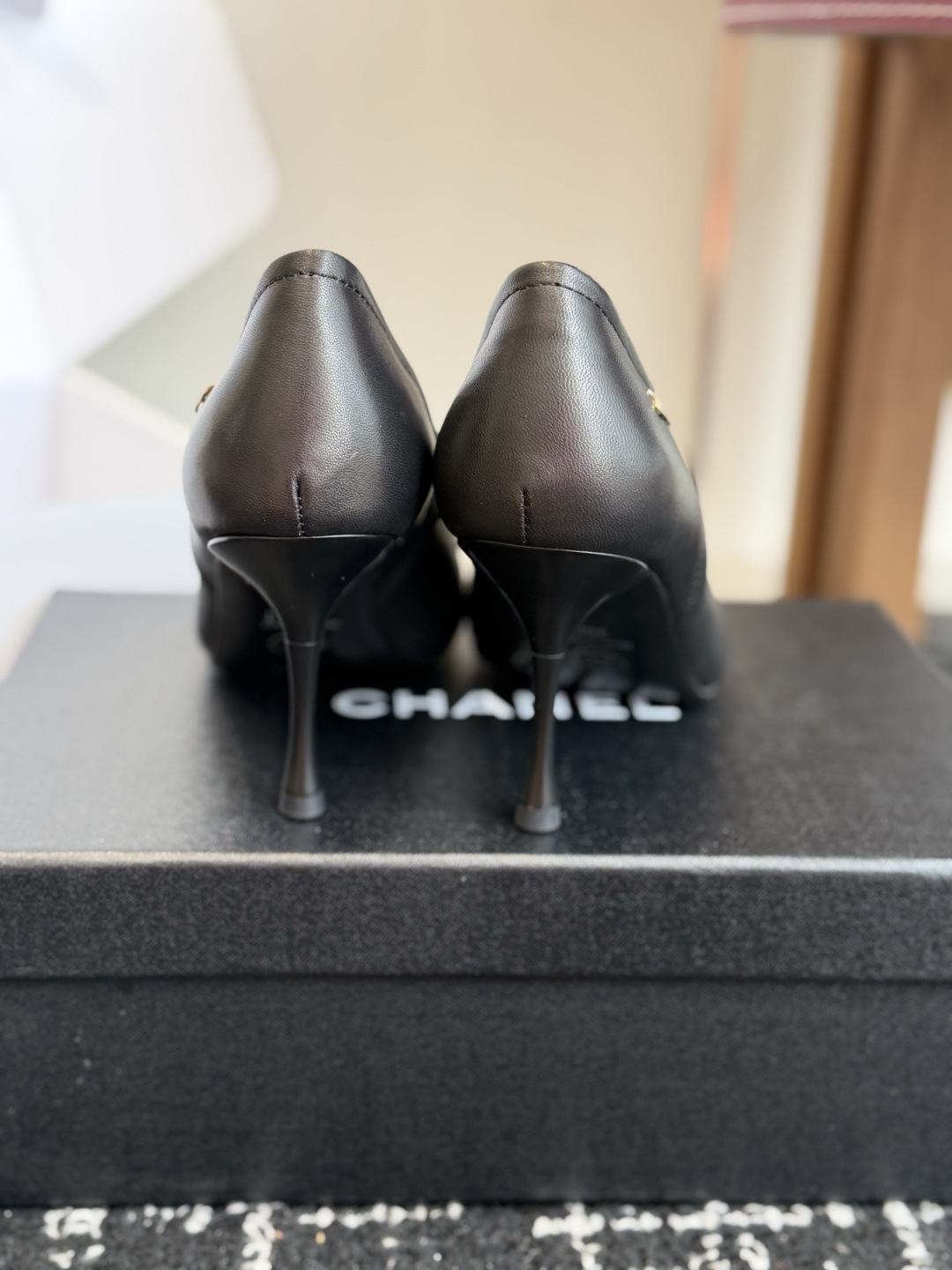 代购级 CHANEL小香 26ss 早春新款 尖头深口单鞋,简约、优雅感,高级感十足 香奶奶简约高跟鞋单鞋,上班约会非 代购级 CHANEL小香 26ss 早春新款 尖头深口单鞋,简约、优雅感,高级感十足 香奶奶简约高跟鞋单鞋,上班约会非