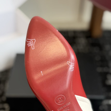代购级 CHANEL小香 26ss 早春新款 尖头深口单鞋,简约、优雅感,高级感十足 香奶奶简约高跟鞋单鞋,上班约会非 代购级 CHANEL小香 26ss 早春新款 尖头深口单鞋,简约、优雅感,高级感十足 香奶奶简约高跟鞋单鞋,上班约会非