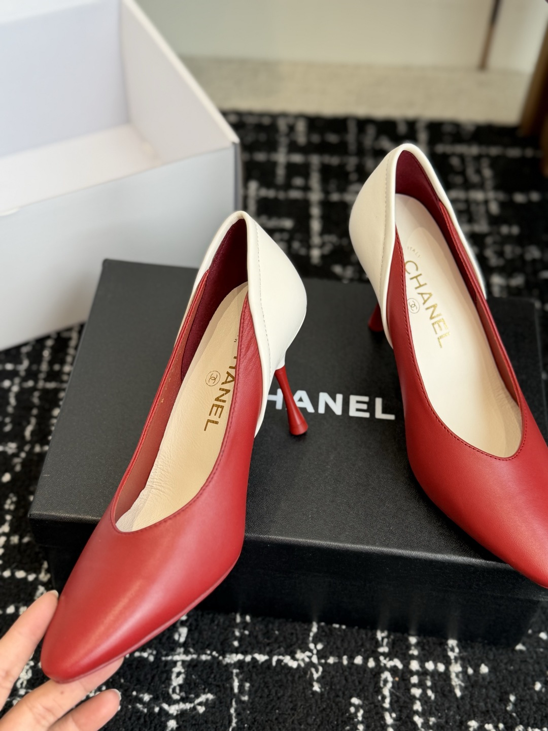 代购级 CHANEL小香 26ss 早春新款 尖头深口单鞋,简约、优雅感,高级感十足 香奶奶简约高跟鞋单鞋,上班约会非 代购级 CHANEL小香 26ss 早春新款 尖头深口单鞋,简约、优雅感,高级感十足 香奶奶简约高跟鞋单鞋,上班约会非