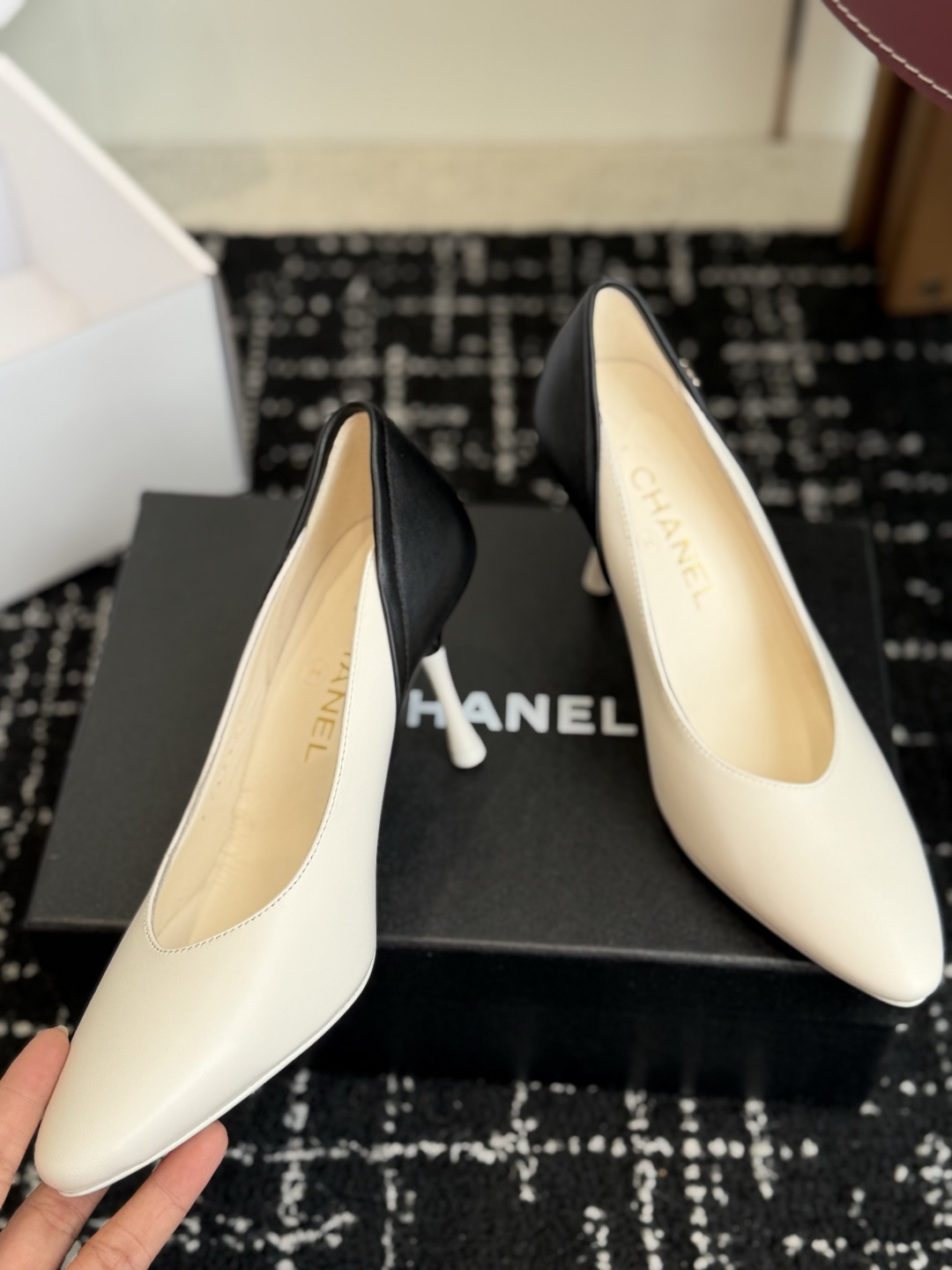 代购级 CHANEL小香 26ss 早春新款 尖头深口单鞋,简约、优雅感,高级感十足 香奶奶简约高跟鞋单鞋,上班约会非 代购级 CHANEL小香 26ss 早春新款 尖头深口单鞋,简约、优雅感,高级感十足 香奶奶简约高跟鞋单鞋,上班约会非