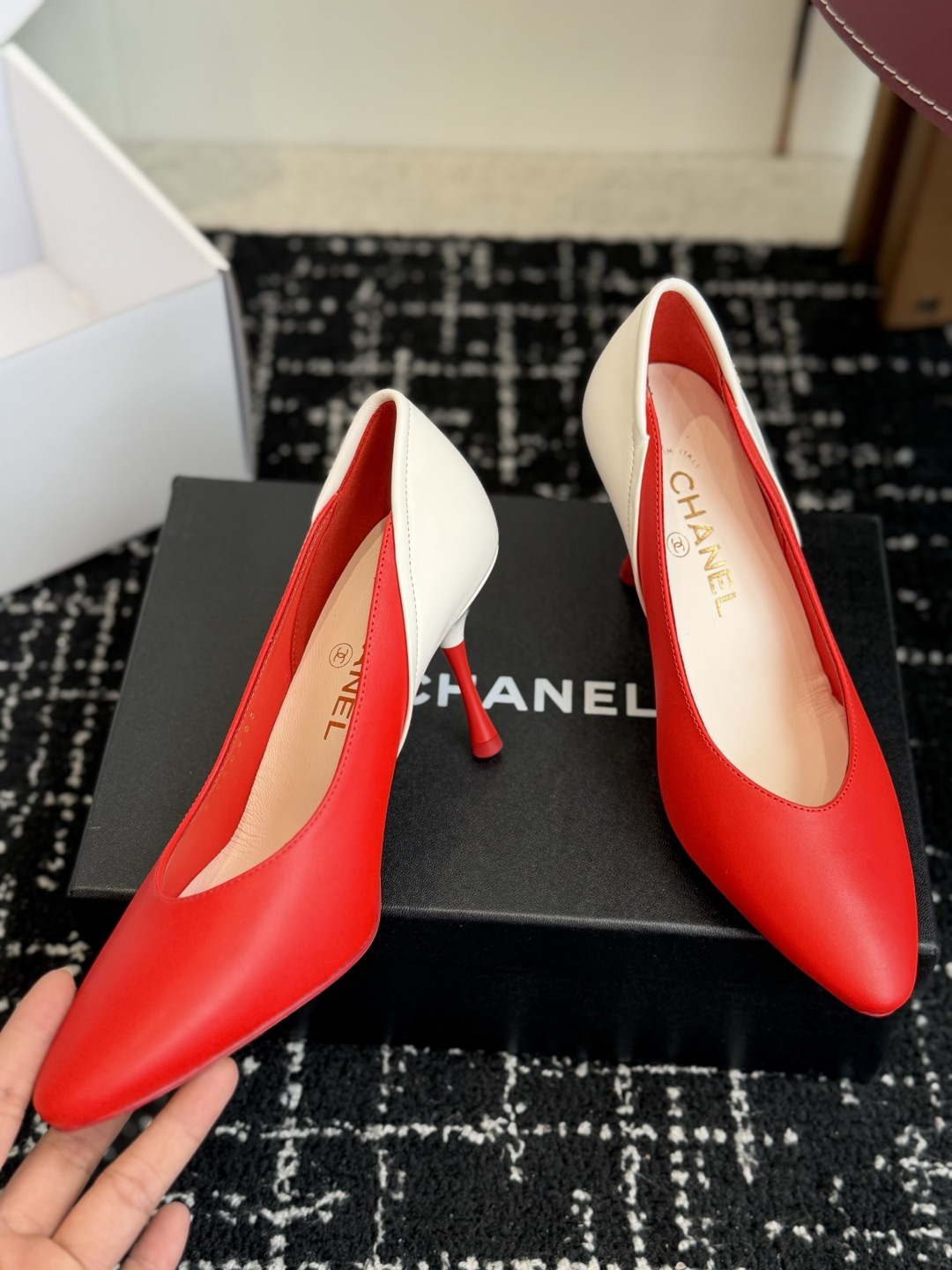 代购级 CHANEL小香 26ss 早春新款 尖头深口单鞋,简约、优雅感,高级感十足 香奶奶简约高跟鞋单鞋,上班约会非 代购级 CHANEL小香 26ss 早春新款 尖头深口单鞋,简约、优雅感,高级感十足 香奶奶简约高跟鞋单鞋,上班约会非