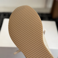 代购级 LEMAIRE 26ss休闲鞋 帆布鞋 绝上脚真的超级舒适 低调简约又不失高级,随意慵懒 面料:牛京/羊皮 内 代购级 LEMAIRE 26ss休闲鞋 帆布鞋 绝上脚真的超级舒适 低调简约又不失高级,随意慵懒 面料:牛京/羊皮 内