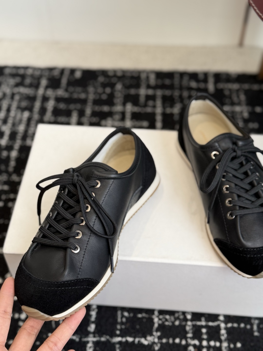 代购级 LEMAIRE 26ss休闲鞋 帆布鞋 绝上脚真的超级舒适 低调简约又不失高级,随意慵懒 面料:牛京/羊皮 内 代购级 LEMAIRE 26ss休闲鞋 帆布鞋 绝上脚真的超级舒适 低调简约又不失高级,随意慵懒 面料:牛京/羊皮 内