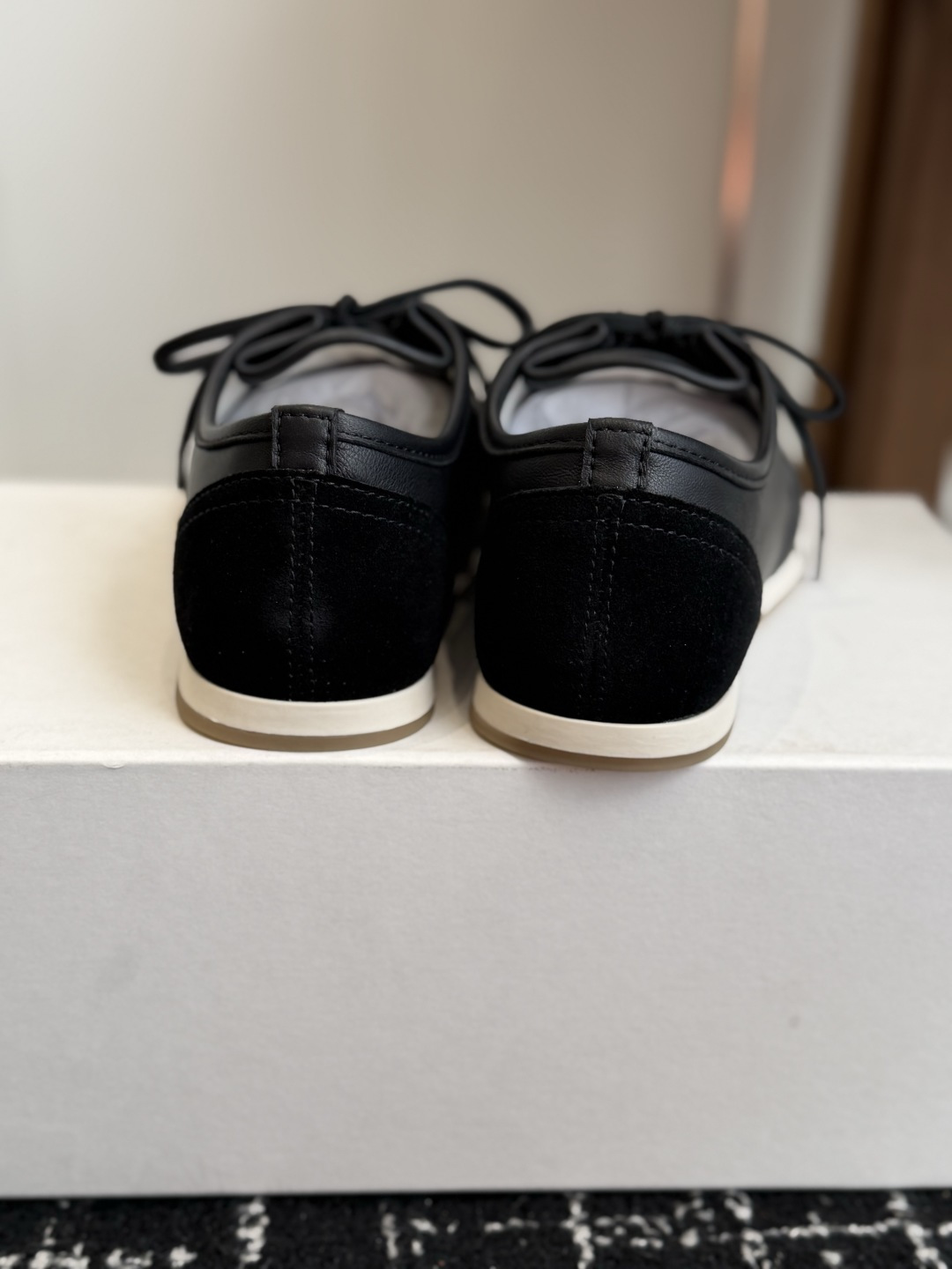 代购级 LEMAIRE 26ss休闲鞋 帆布鞋 绝上脚真的超级舒适 低调简约又不失高级,随意慵懒 面料:牛京/羊皮 内 代购级 LEMAIRE 26ss休闲鞋 帆布鞋 绝上脚真的超级舒适 低调简约又不失高级,随意慵懒 面料:牛京/羊皮 内