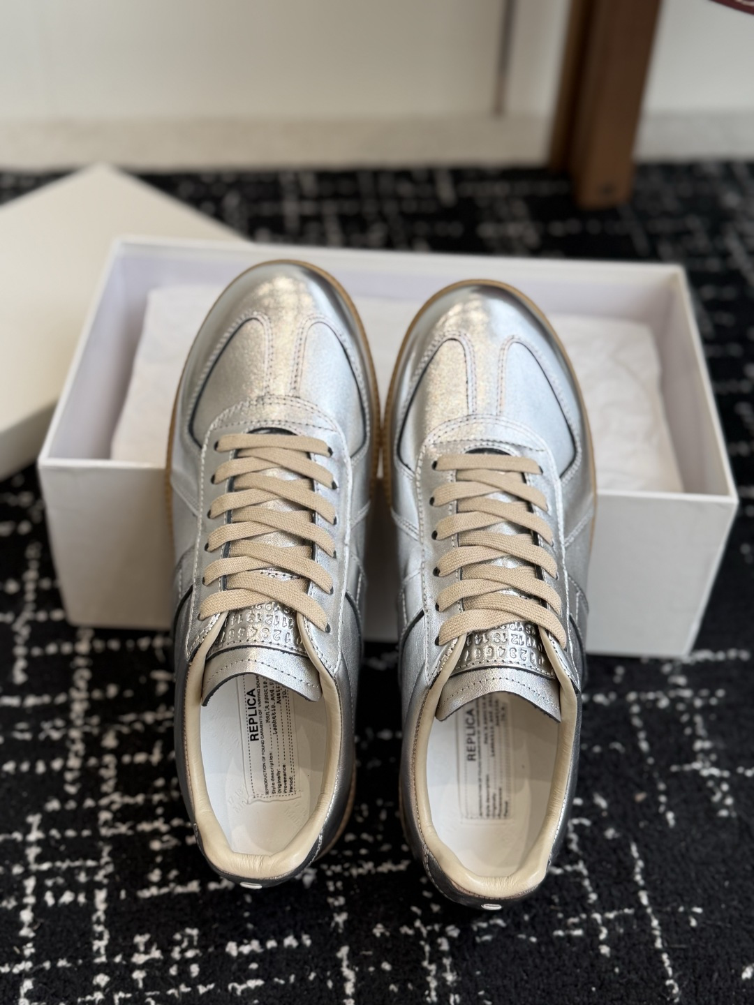 代购级(男码) MaisonMargiela MM6 马吉拉 26新色 情侣款 德训鞋 休闲 运动鞋 原版购入开发 做 代购级(男码) MaisonMargiela MM6 马吉拉 26新色 情侣款 德训鞋 休闲 运动鞋 原版购入开发 做
