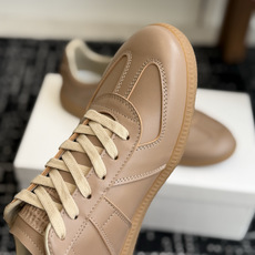 代购级(男码) MaisonMargiela MM6 马吉拉 26新色 情侣款 德训鞋 休闲 运动鞋 原版购入开发 做 代购级(男码) MaisonMargiela MM6 马吉拉 26新色 情侣款 德训鞋 休闲 运动鞋 原版购入开发 做