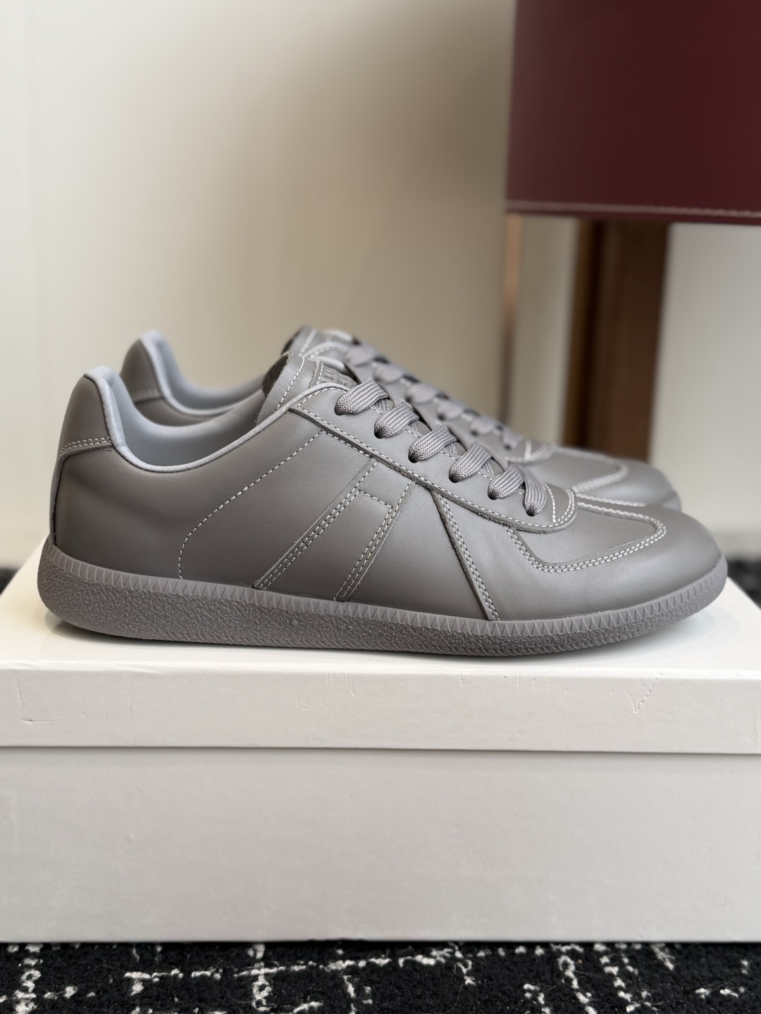 代购级(男码) MaisonMargiela MM6 马吉拉 26新色 情侣款 德训鞋 休闲 运动鞋 原版购入开发 做 代购级(男码) MaisonMargiela MM6 马吉拉 26新色 情侣款 德训鞋 休闲 运动鞋 原版购入开发 做