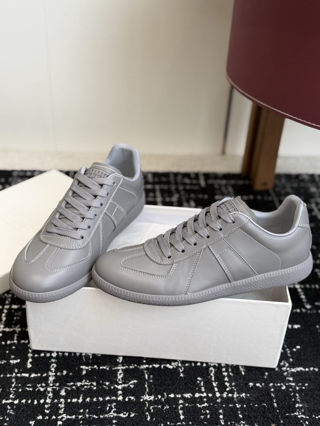 代购级(男码) MaisonMargiela MM6 马吉拉 26新色 情侣款 德训鞋 休闲 运动鞋 原版购入开发 做 代购级(男码) MaisonMargiela MM6 马吉拉 26新色 情侣款 德训鞋 休闲 运动鞋 原版购入开发 做