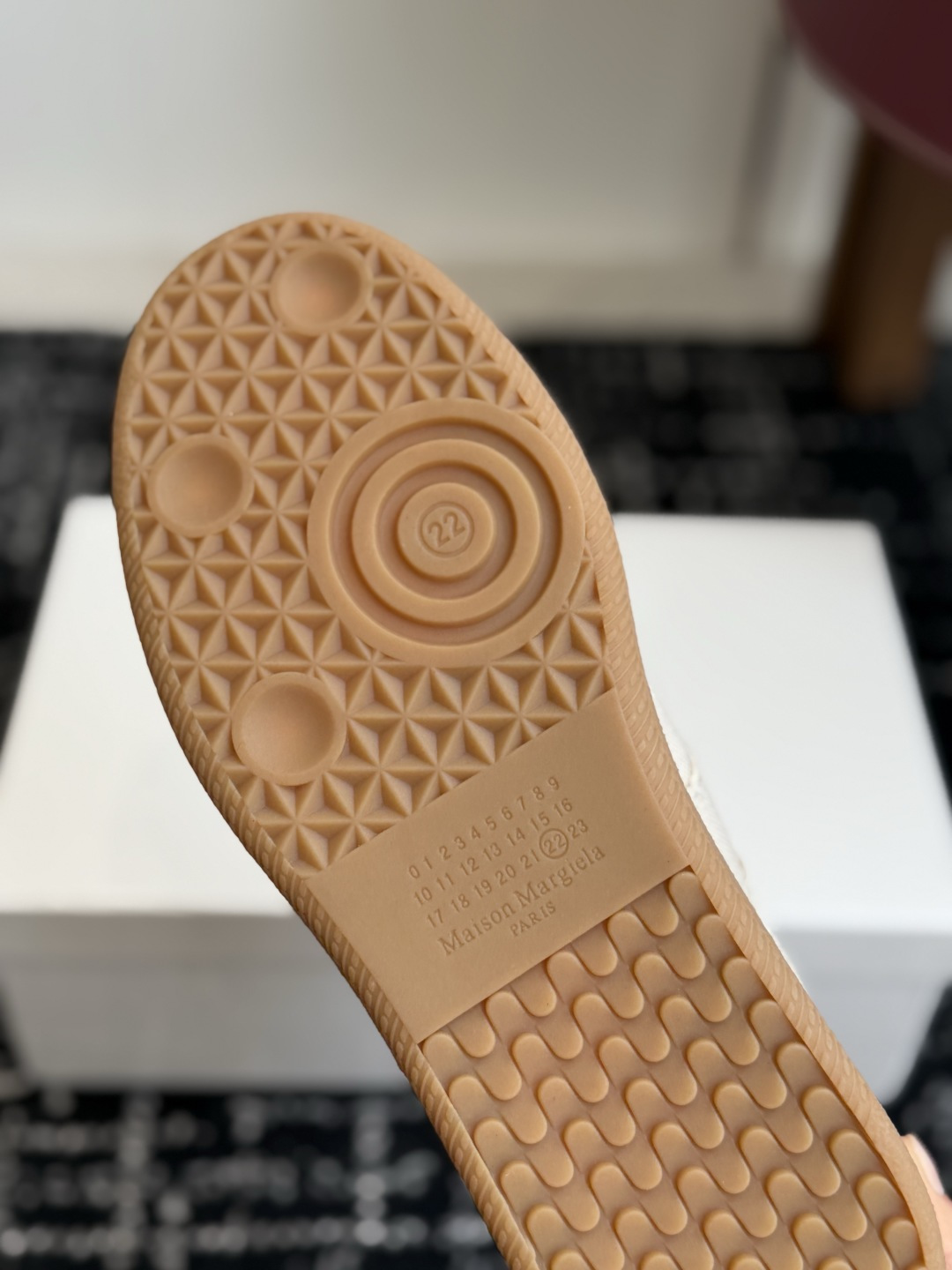 代购级(男码) MaisonMargiela MM6 马吉拉 26新色 德训鞋 休闲 运动鞋 原版购入开发 做货 鬼才设 代购级(男码) MaisonMargiela MM6 马吉拉 26新色 德训鞋 休闲 运动鞋 原版购入开发 做货 鬼才设