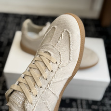 代购级(男码) MaisonMargiela MM6 马吉拉 26新色 德训鞋 休闲 运动鞋 原版购入开发 做货 鬼才设 代购级(男码) MaisonMargiela MM6 马吉拉 26新色 德训鞋 休闲 运动鞋 原版购入开发 做货 鬼才设