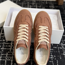 代购级(男码) MaisonMargiela MM6 马吉拉 26新色 情侣款 德训鞋 休闲 运动鞋 原版购入开发 做 代购级(男码) MaisonMargiela MM6 马吉拉 26新色 情侣款 德训鞋 休闲 运动鞋 原版购入开发 做