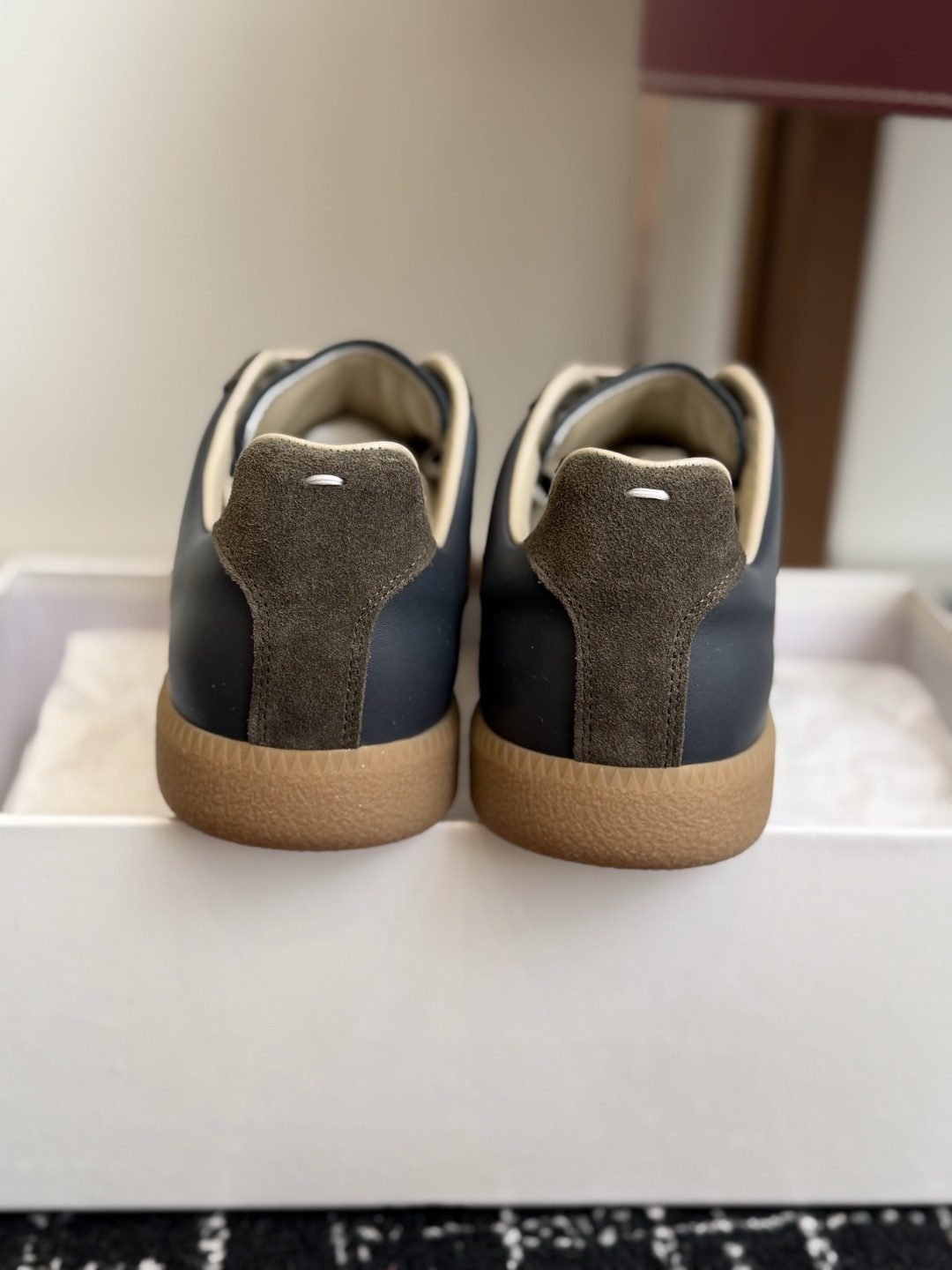 代购级(男码) MaisonMargiela MM6 马吉拉 26新色 情侣款 德训鞋 休闲 运动鞋 原版购入开发 做 代购级(男码) MaisonMargiela MM6 马吉拉 26新色 情侣款 德训鞋 休闲 运动鞋 原版购入开发 做