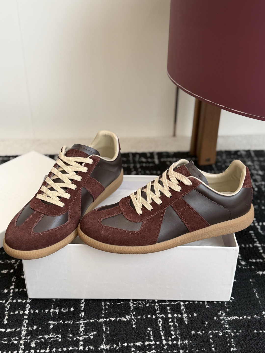 代购级(男码) MaisonMargiela MM6 马吉拉 26新色 情侣款 德训鞋 休闲 运动鞋 原版购入开发 做 代购级(男码) MaisonMargiela MM6 马吉拉 26新色 情侣款 德训鞋 休闲 运动鞋 原版购入开发 做