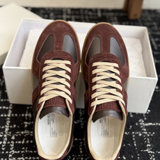 代购级(男码) MaisonMargiela MM6 马吉拉 26新色 情侣款 德训鞋 休闲 运动鞋 原版购入开发 做 代购级(男码) MaisonMargiela MM6 马吉拉 26新色 情侣款 德训鞋 休闲 运动鞋 原版购入开发 做
