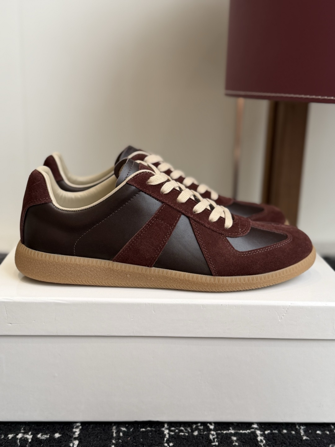 代购级(男码) MaisonMargiela MM6 马吉拉 26新色 情侣款 德训鞋 休闲 运动鞋 原版购入开发 做 代购级(男码) MaisonMargiela MM6 马吉拉 26新色 情侣款 德训鞋 休闲 运动鞋 原版购入开发 做