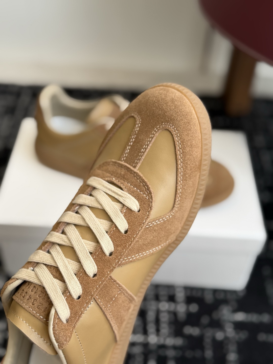 代购级(男码) MaisonMargiela MM6 马吉拉 26新色 情侣款 德训鞋 休闲 运动鞋 原版购入开发 做 代购级(男码) MaisonMargiela MM6 马吉拉 26新色 情侣款 德训鞋 休闲 运动鞋 原版购入开发 做