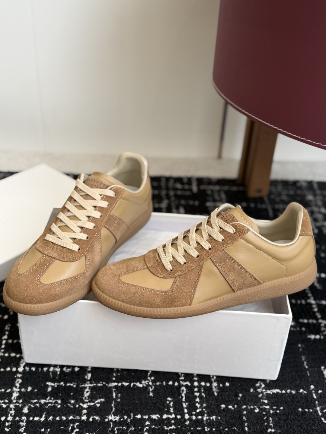 代购级(男码) MaisonMargiela MM6 马吉拉 26新色 情侣款 德训鞋 休闲 运动鞋 原版购入开发 做 代购级(男码) MaisonMargiela MM6 马吉拉 26新色 情侣款 德训鞋 休闲 运动鞋 原版购入开发 做