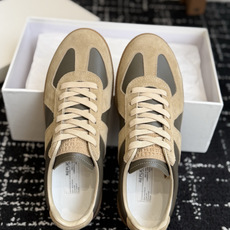 代购级(男码) MaisonMargiela MM6 马吉拉 26新色 情侣款 德训鞋 休闲 运动鞋 原版购入开发 做 代购级(男码) MaisonMargiela MM6 马吉拉 26新色 情侣款 德训鞋 休闲 运动鞋 原版购入开发 做