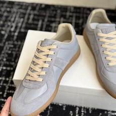 代购级(男码) MaisonMargiela MM6 马吉拉 26新色 情侣款 德训鞋 休闲 运动鞋 原版购入开发 做 代购级(男码) MaisonMargiela MM6 马吉拉 26新色 情侣款 德训鞋 休闲 运动鞋 原版购入开发 做