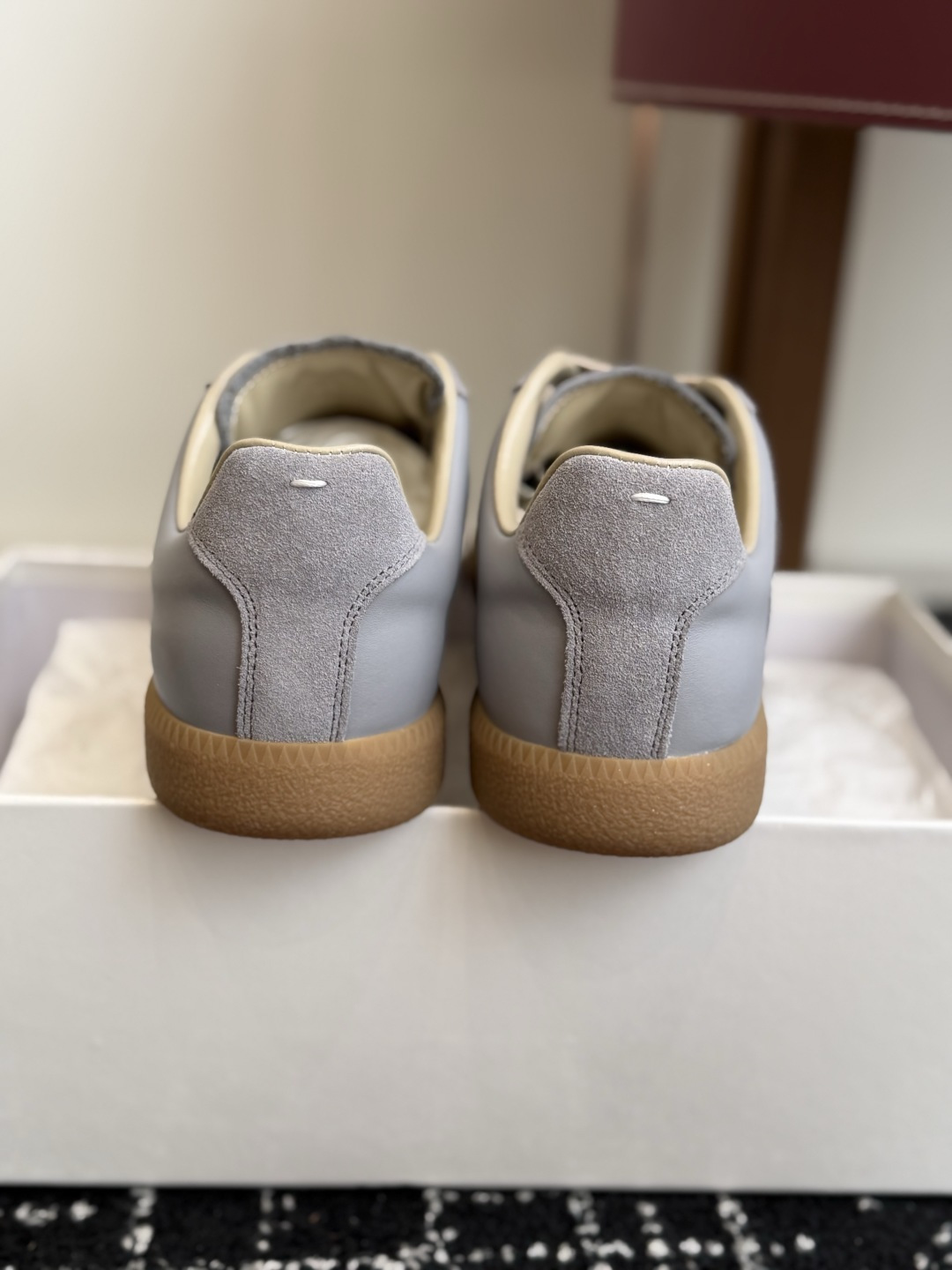 代购级(男码) MaisonMargiela MM6 马吉拉 26新色 情侣款 德训鞋 休闲 运动鞋 原版购入开发 做 代购级(男码) MaisonMargiela MM6 马吉拉 26新色 情侣款 德训鞋 休闲 运动鞋 原版购入开发 做