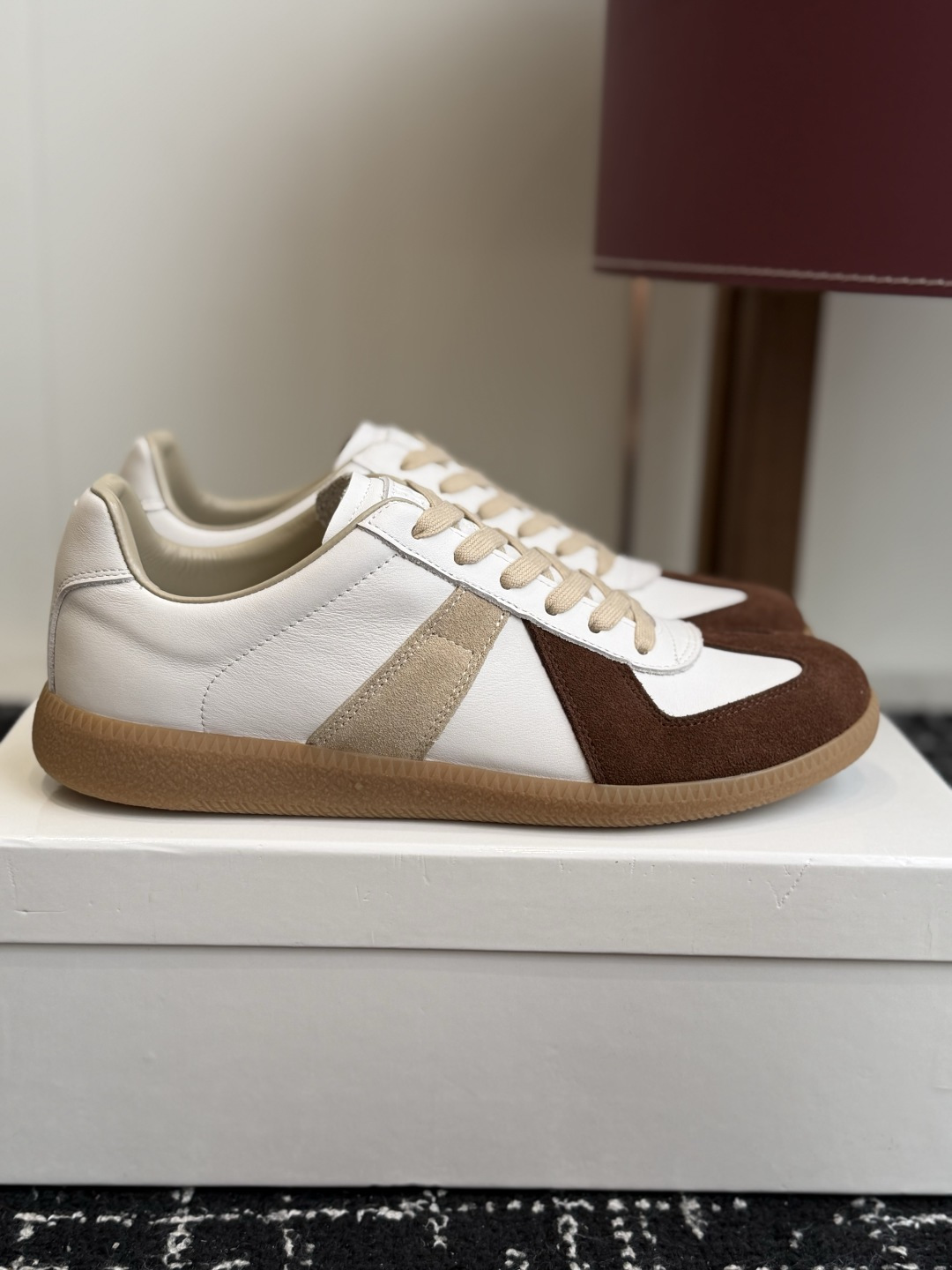 代购级(男码) MaisonMargiela MM6 马吉拉 26新色 情侣款 德训鞋 休闲 运动鞋 原版购入开发 做 代购级(男码) MaisonMargiela MM6 马吉拉 26新色 情侣款 德训鞋 休闲 运动鞋 原版购入开发 做