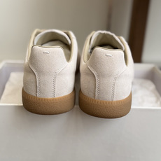 代购级(男码) MaisonMargiela MM6 马吉拉 26新色 情侣款 德训鞋 休闲 运动鞋 原版购入开发 做 代购级(男码) MaisonMargiela MM6 马吉拉 26新色 情侣款 德训鞋 休闲 运动鞋 原版购入开发 做
