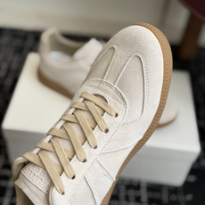 代购级(男码) MaisonMargiela MM6 马吉拉 26新色 情侣款 德训鞋 休闲 运动鞋 原版购入开发 做 代购级(男码) MaisonMargiela MM6 马吉拉 26新色 情侣款 德训鞋 休闲 运动鞋 原版购入开发 做