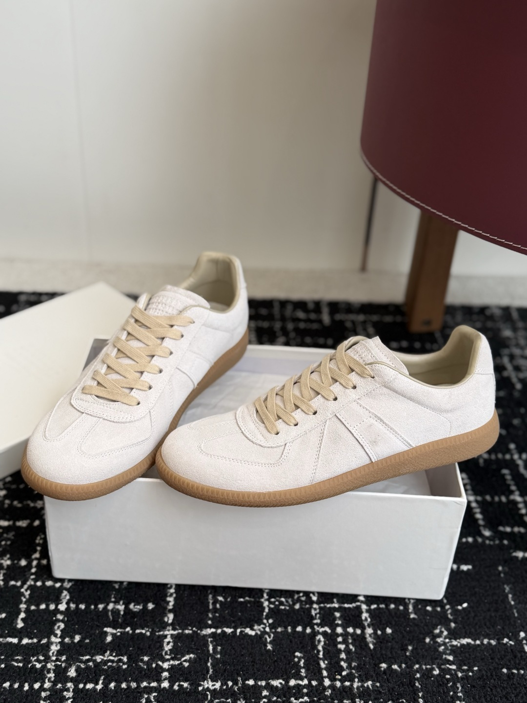 代购级(男码) MaisonMargiela MM6 马吉拉 26新色 情侣款 德训鞋 休闲 运动鞋 原版购入开发 做 代购级(男码) MaisonMargiela MM6 马吉拉 26新色 情侣款 德训鞋 休闲 运动鞋 原版购入开发 做