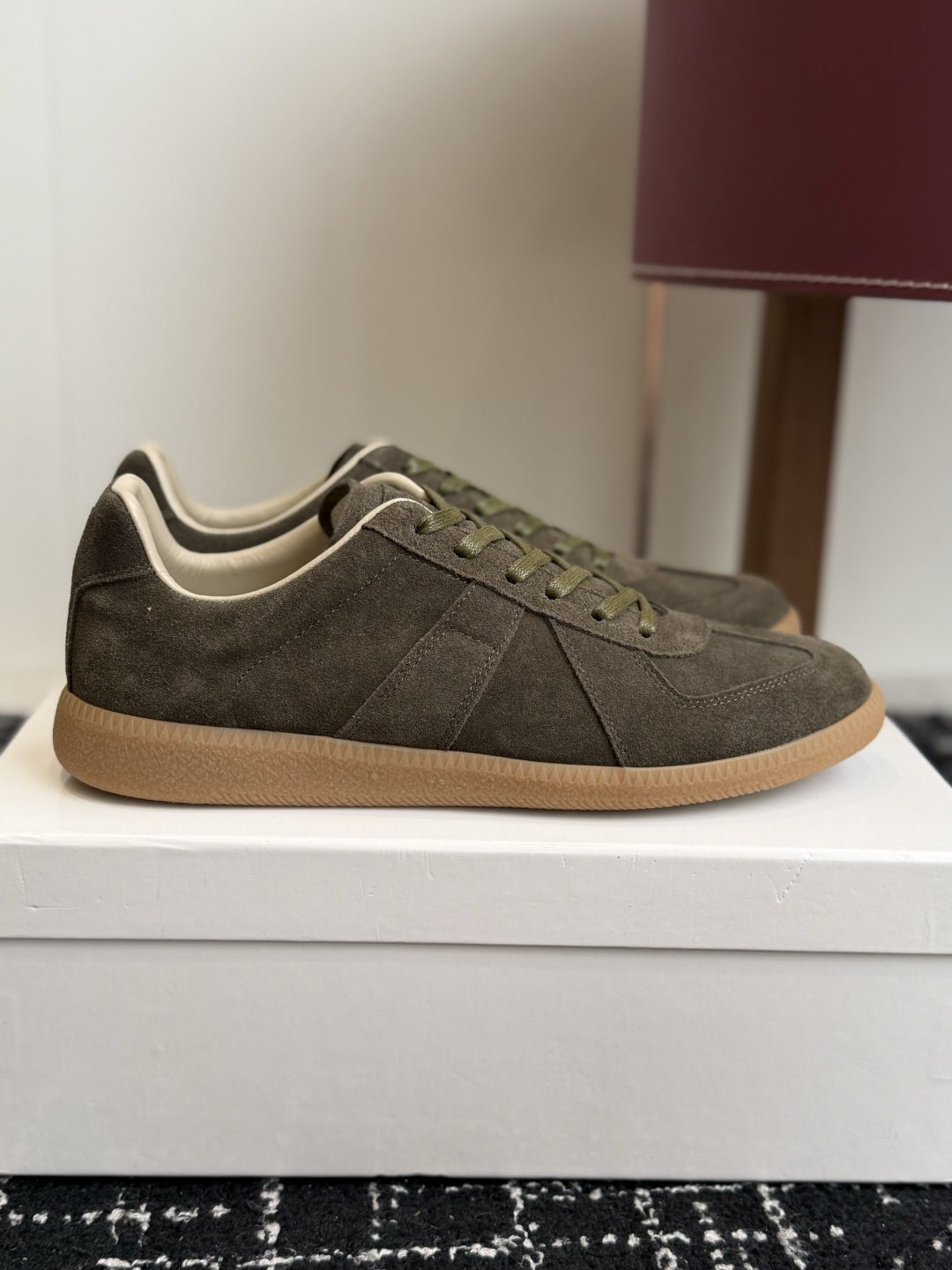 代购级(男码) MaisonMargiela MM6 马吉拉 26新色 情侣款 德训鞋 休闲 运动鞋 原版购入开发 做 代购级(男码) MaisonMargiela MM6 马吉拉 26新色 情侣款 德训鞋 休闲 运动鞋 原版购入开发 做