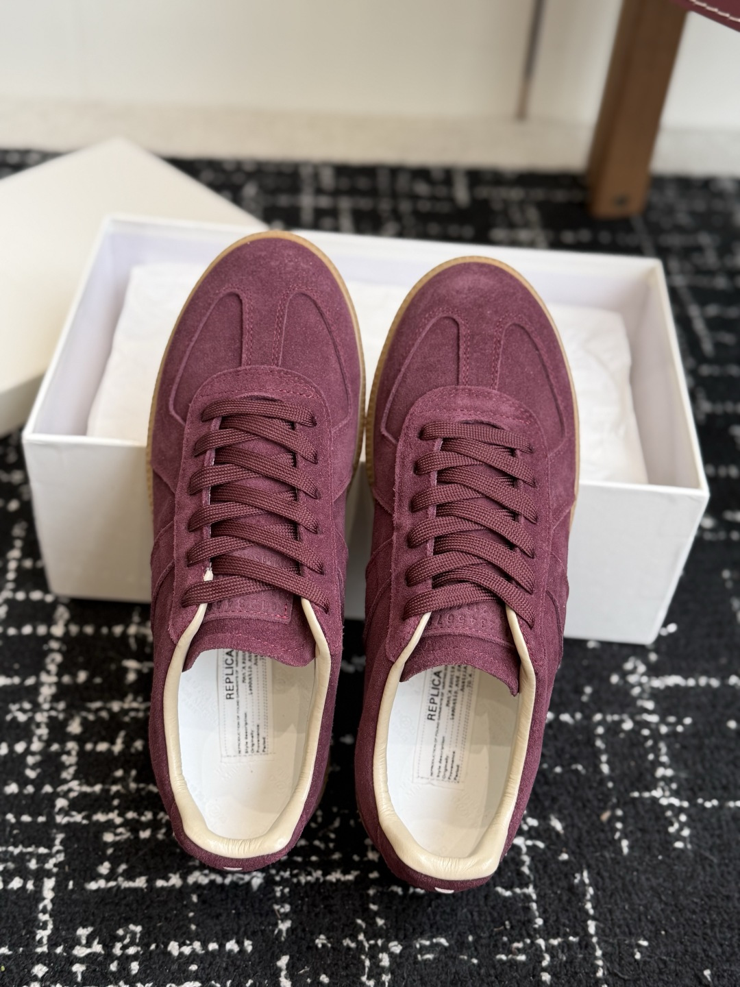 代购级(男码) MaisonMargiela MM6 马吉拉 26新色 情侣款 德训鞋 休闲 运动鞋 原版购入开发 做 代购级(男码) MaisonMargiela MM6 马吉拉 26新色 情侣款 德训鞋 休闲 运动鞋 原版购入开发 做