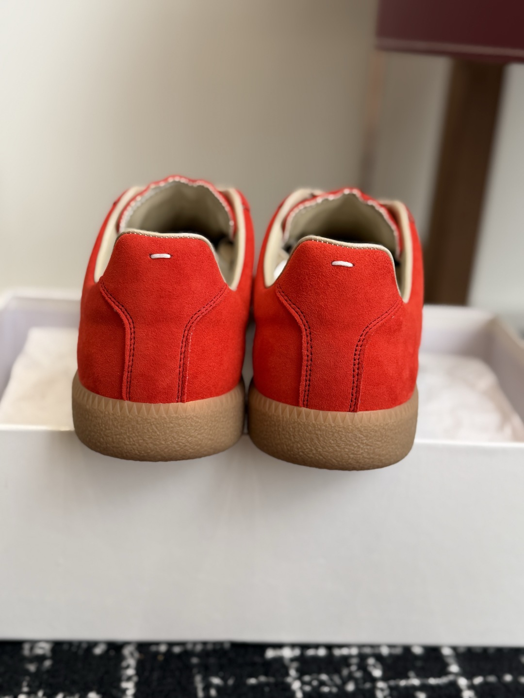 代购级 MaisonMargiela MM6 马吉拉 26新色 情侣款 德训鞋 休闲 运动鞋 原版购入开发 做货 鬼才 代购级 MaisonMargiela MM6 马吉拉 26新色 情侣款 德训鞋 休闲 运动鞋 原版购入开发 做货 鬼才
