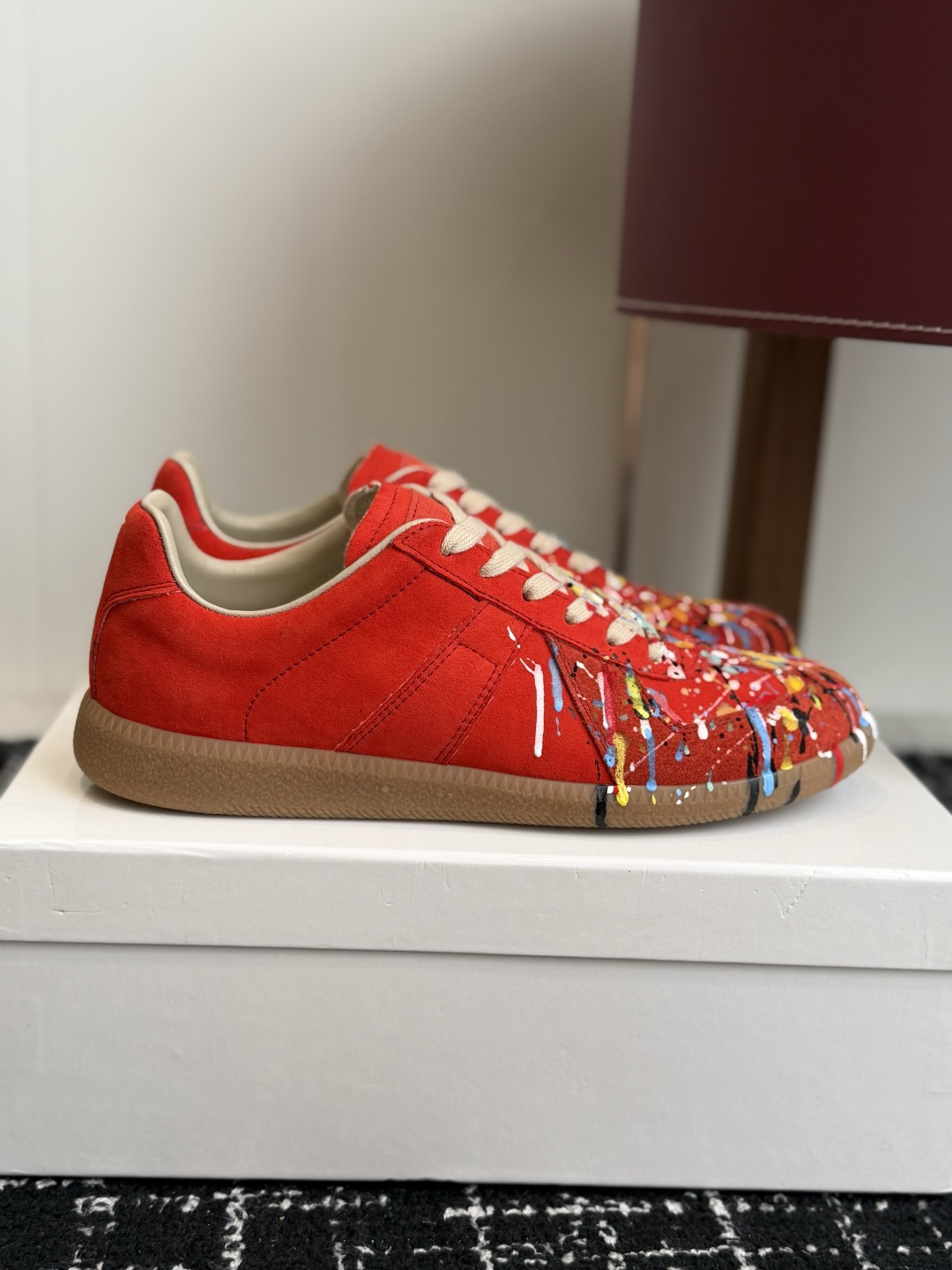 代购级 MaisonMargiela MM6 马吉拉 26新色 情侣款 德训鞋 休闲 运动鞋 原版购入开发 做货 鬼才 代购级 MaisonMargiela MM6 马吉拉 26新色 情侣款 德训鞋 休闲 运动鞋 原版购入开发 做货 鬼才